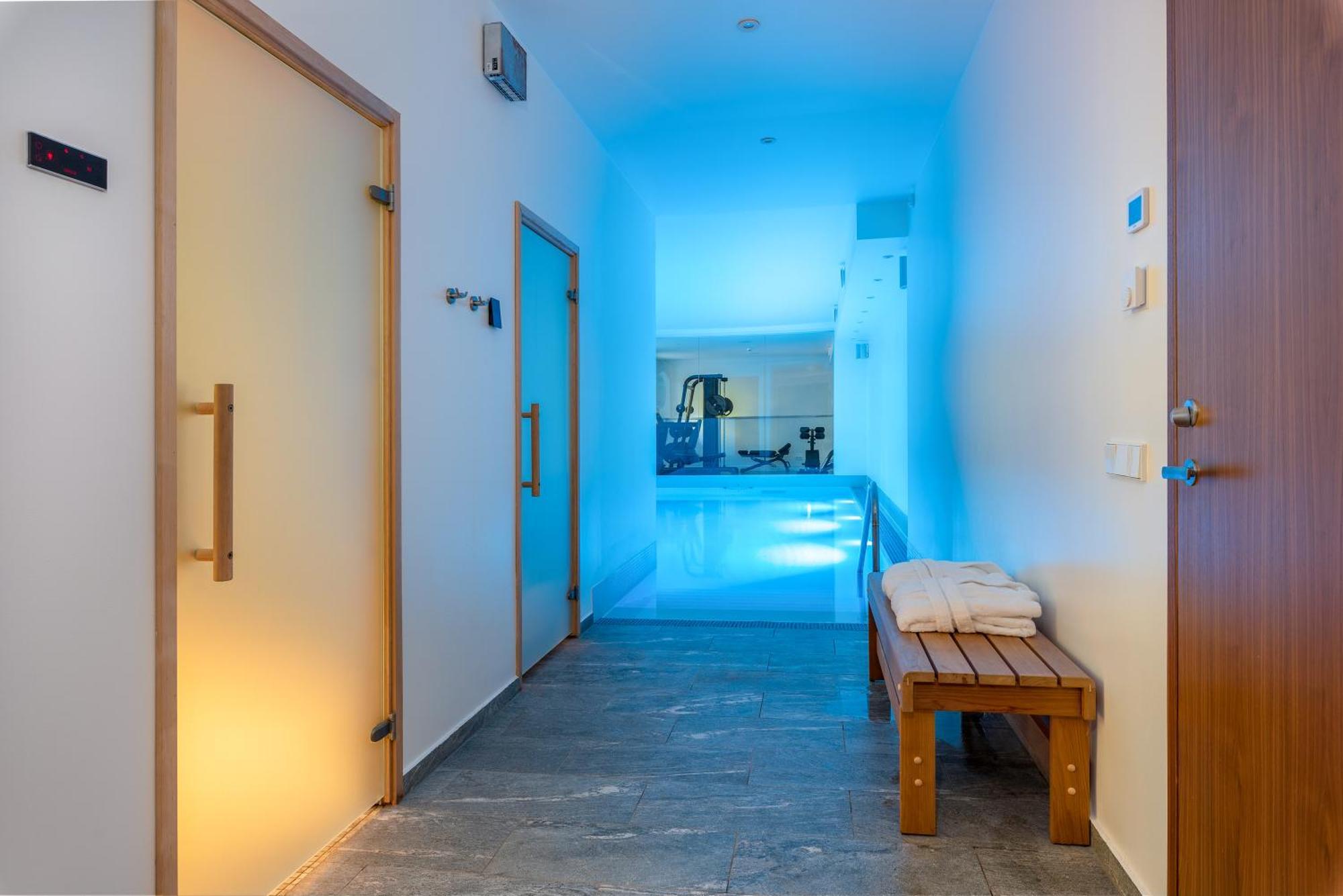 The Manor Sports & Spa Torva Exterior photo
