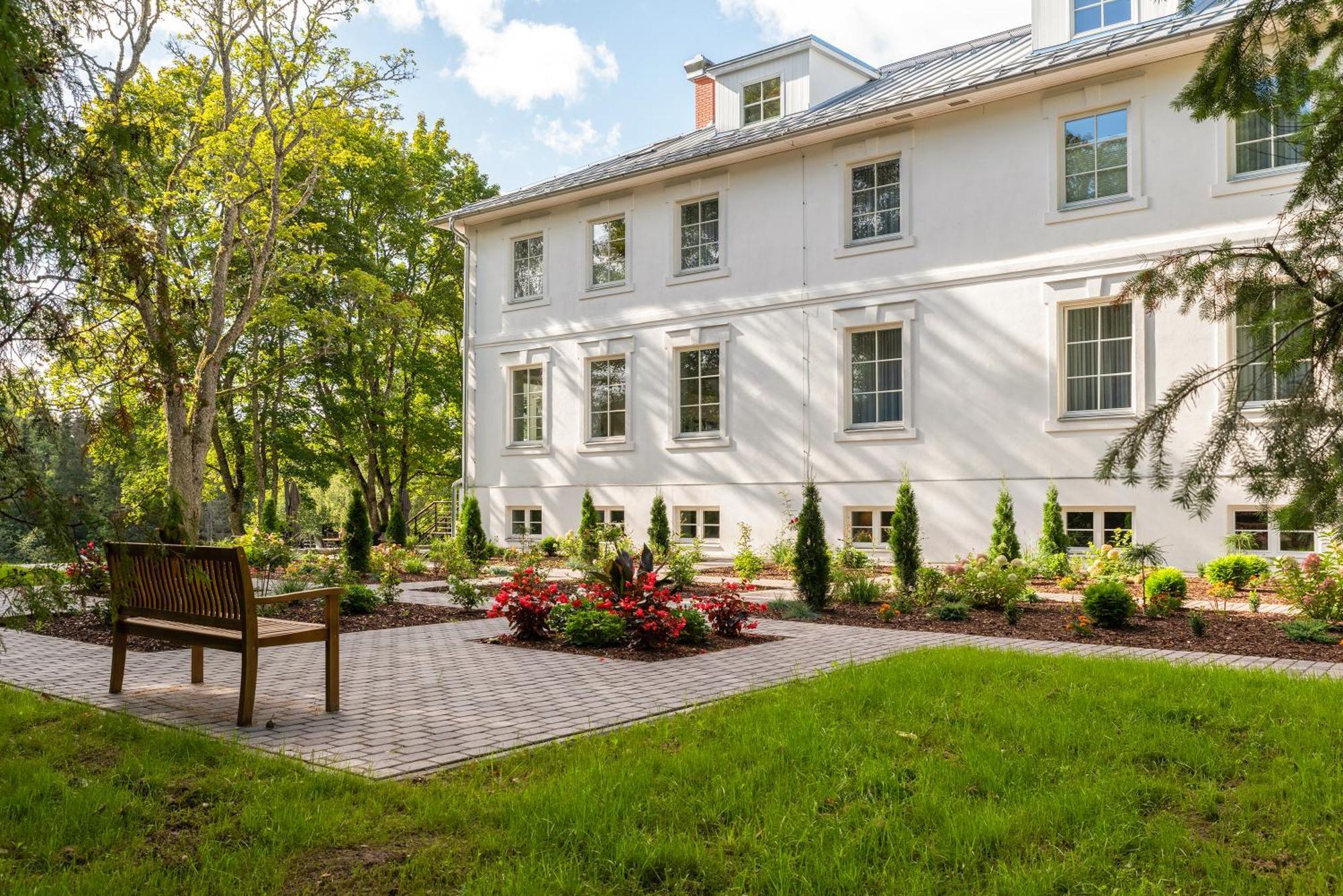 The Manor Sports & Spa Torva Exterior photo