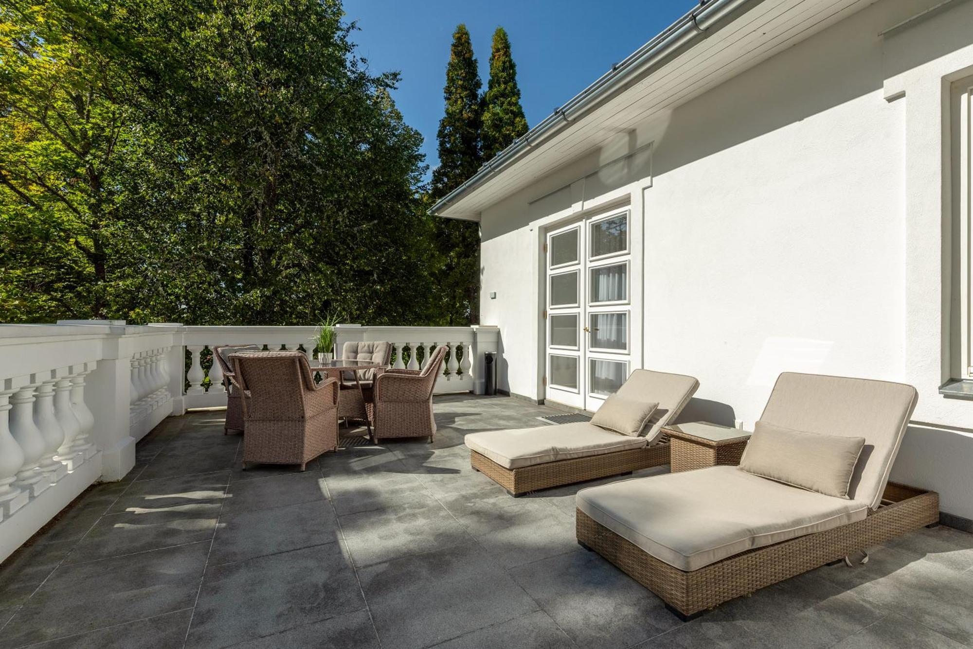 The Manor Sports & Spa Torva Exterior photo